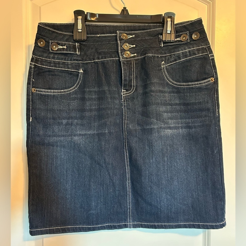 Baccini Womans denim skirt